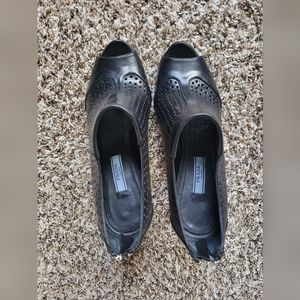 EUC Prada sz 9.5